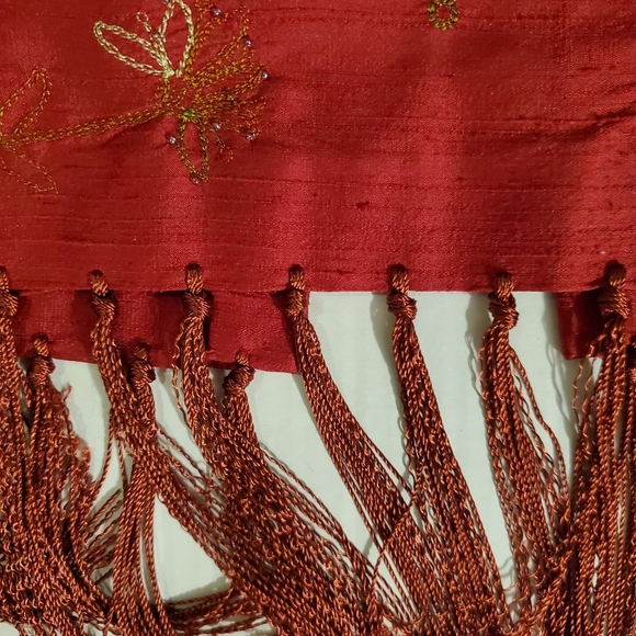 🔥SALE🔥Kelly & Diane Red Silk Embroidered Floral Skirt 4P - Picture 5 of 9